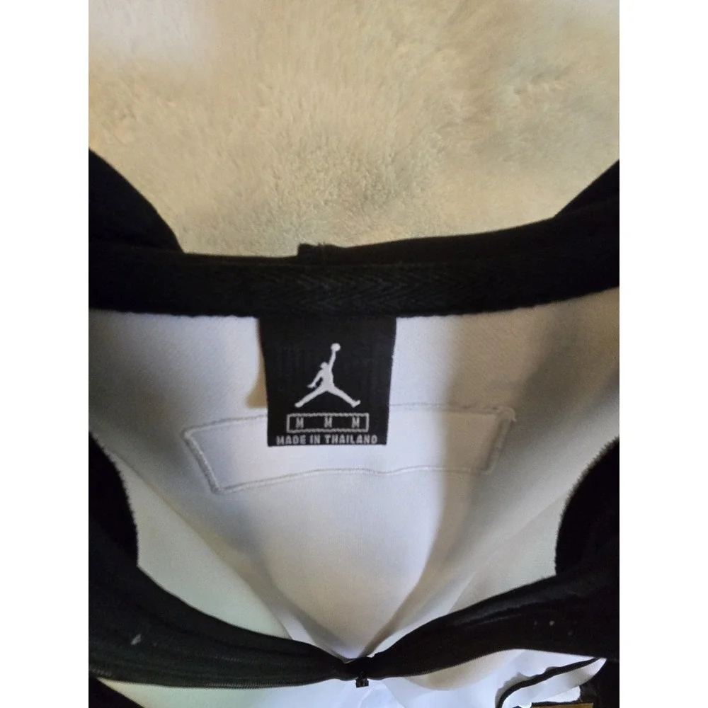 Nike Michael Jordan Retro White And Black Pullover 1/4 Zip‎ Size M/L